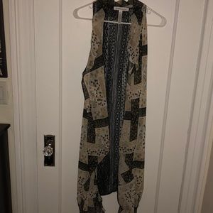 BCBG sleeveless Kimono